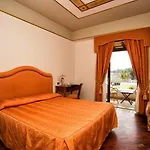 Tritone Ξενοδοχείο 4*