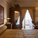 Tritone Ξενοδοχείο 4*