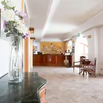 Tritone Ξενοδοχείο 4*